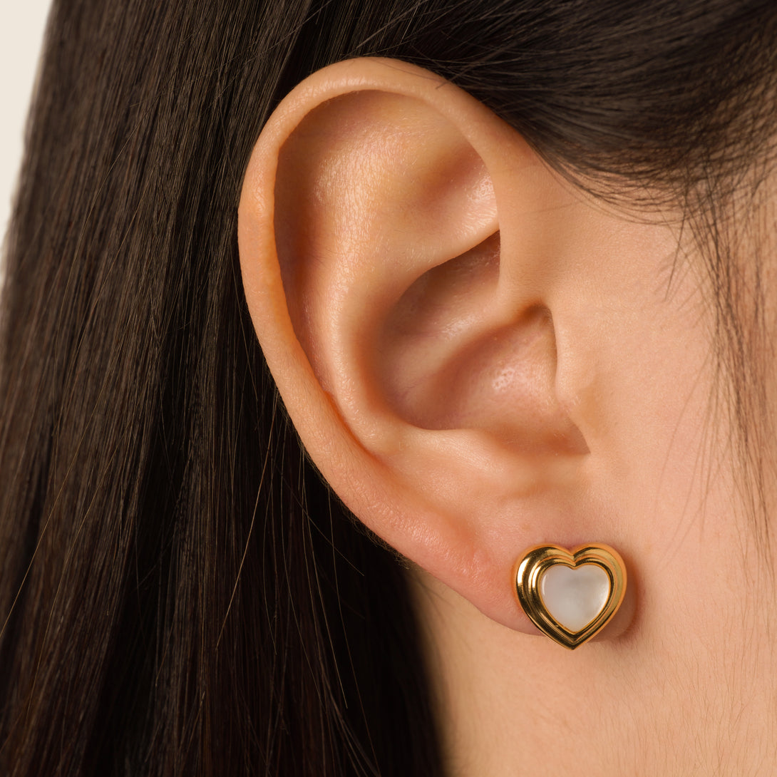 Layered love Mother Of Pearl Gold Earrings, Modeling Picture