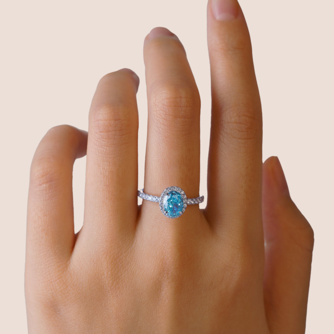 My Blue Gemstone Oval-Shaped Ring, Modeling Picture