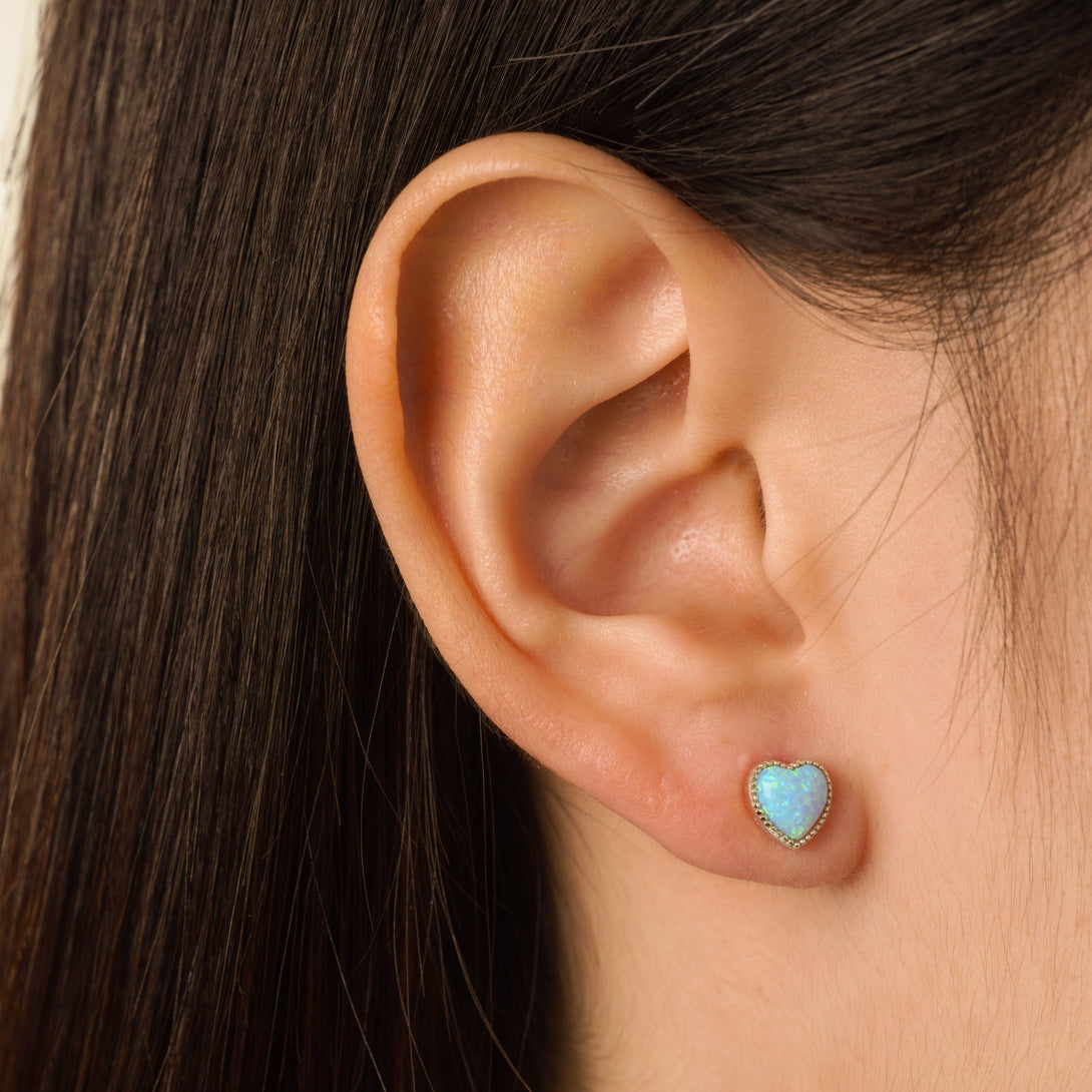 Blue Heart Opal Gold Earrings, Modeling Picture