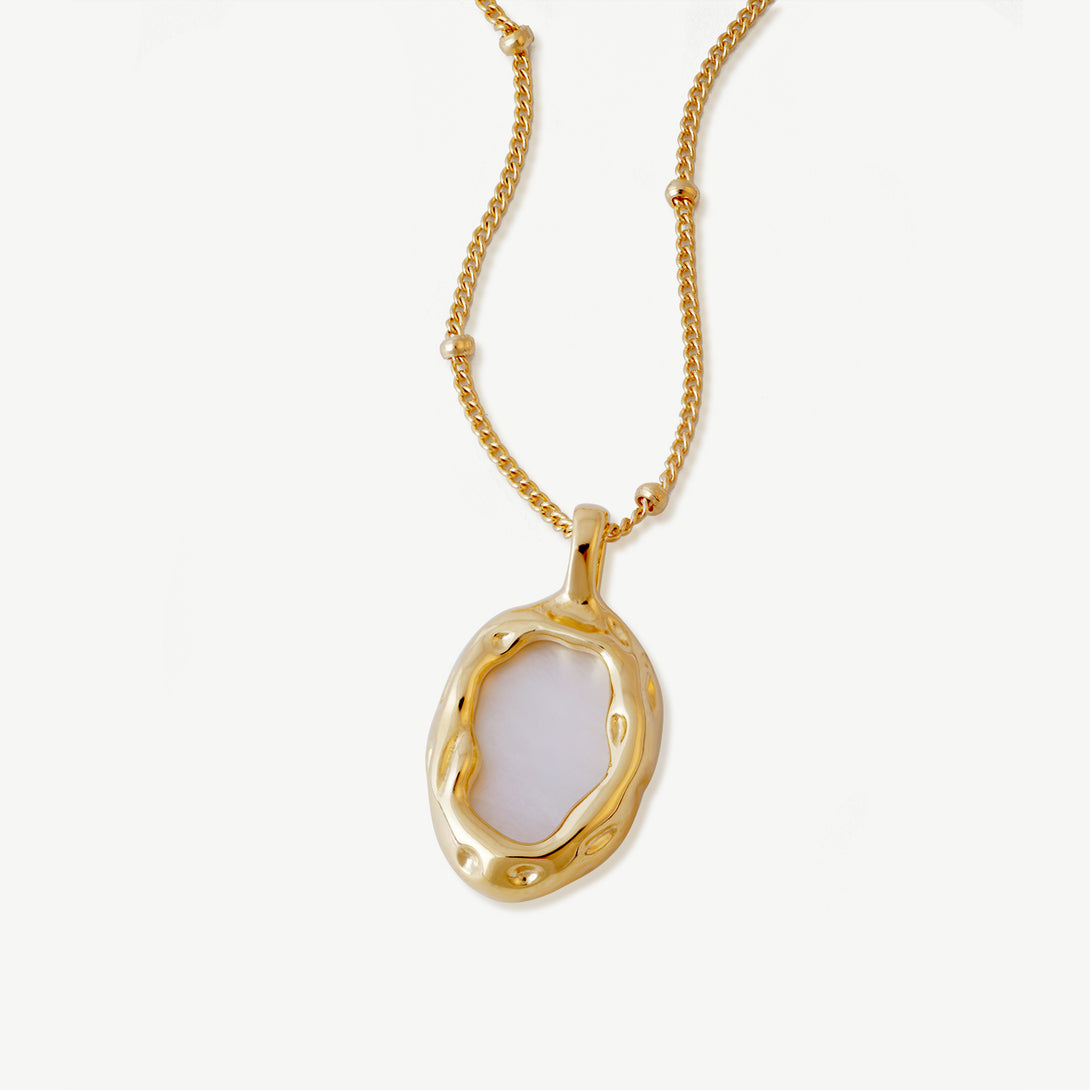 Irregular Mother of Pearl Pendant Necklace, Details